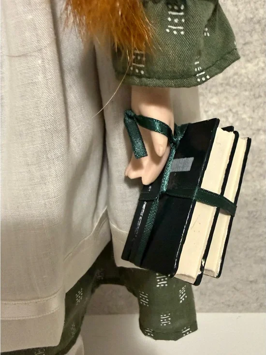 16โ Anne of Green Gables porcelain doll - Picture 4 of 11